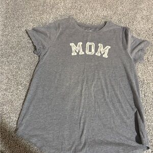 Old Navy Gray 'MOM' Short Sleeve Tee